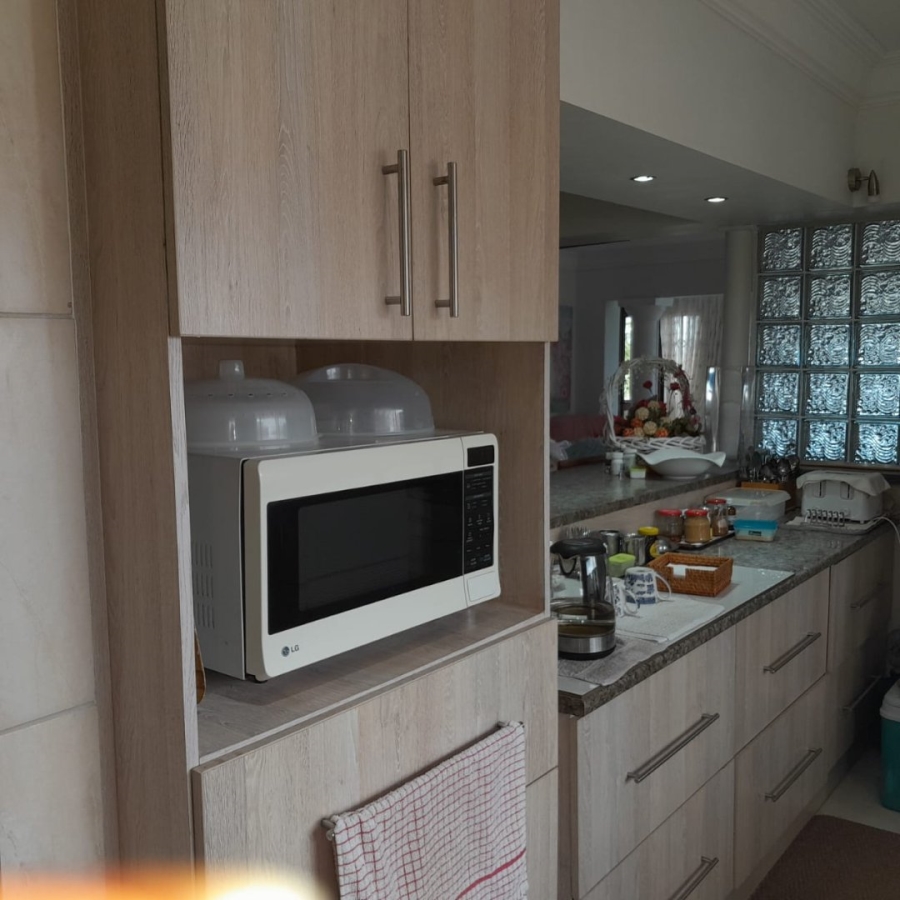 4 Bedroom Property for Sale in Wavecrest Eastern Cape